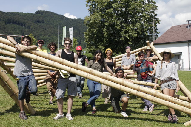 Die Studierenden beschäftigten sich mit dem Bauen mit nachhaltigen Materialien. | Foto: Kunstuniversität