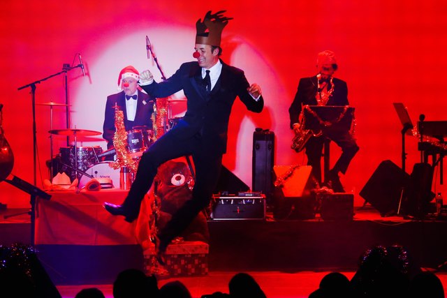 Vollen Einsatz zeigt Entertainer Michael Seida bei "Rudi mitn roten Heampa". | Foto: Harri Mannsberger