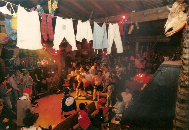 Seit vielen Jahren ein Ort, an dem ausgelassen gefeiert wird – die Tenne in Wagrain ist besonders bei Partygästen beliebt. | Foto: Fischbacher
