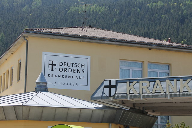 Der schwer verletzte Pensionist wurde in das Krankenhaus Friesach gebracht