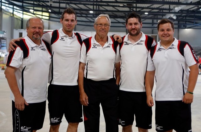 Obmann Stellvertreter und sportlicher Leiter Wilfried Amberger, Stockschütze Gerald Theuermann,
Obmann Klaus Jakobitsch, Kombinierer Daniel Kontsch und Schriftführer Julian Amberger (von links) | Foto: KK