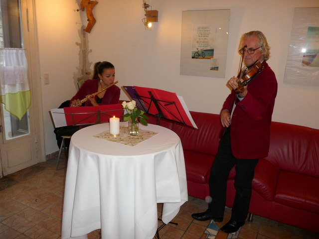 Die musikalische Umrahmung der Feier übernahmen Musikschuldirektor Hannes Moscher sowie Endrina Rosales.