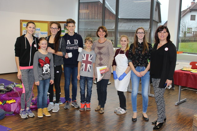 Einen Einblick in die Fachschule Feistritz-St. Martin gab es beim "Tag der offenen Tür". Rechts am Bild: Dir. Maria Reissner. Foto: Leitner