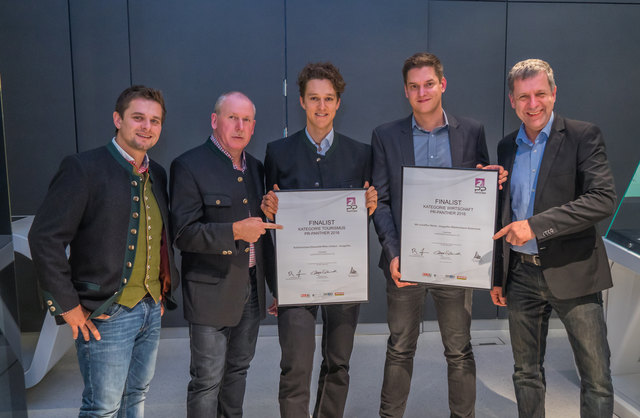 Die netWERKER waren mit zwei Projekten im Finale für den PR-Panther 2016 v.l.: Gregor Moser, Hannes Kofler (beide Tourismus), David Schöggl, Michael Mauthner und Maximilian Handlos (Waldverband Steiermark). | Foto: Christian Freydl