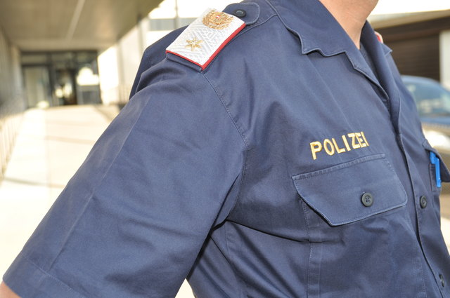 Der 19-Jährige reagierte auf die Befragungen der Polizeibeamten aggressiv