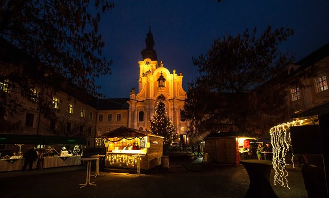 So schön zeigte sich Stift Rein am ersten Adventwochenende und stimmte damit hunderte Besucher auf die Weihnachtszeit ein | Foto: Höfler