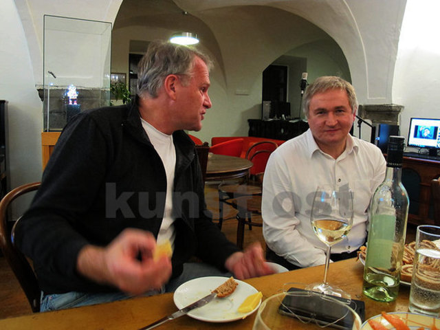 Bürgermeister Peter Moser (links) und Unternehmer Ewald Ulrich (Ana-U)