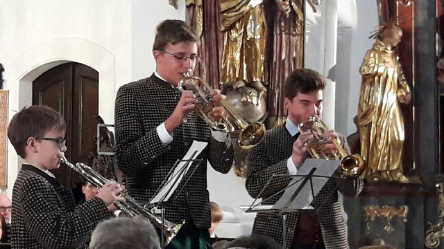 Johannes, Matthias und Michael zeigten ihr Können mit der Trompete.