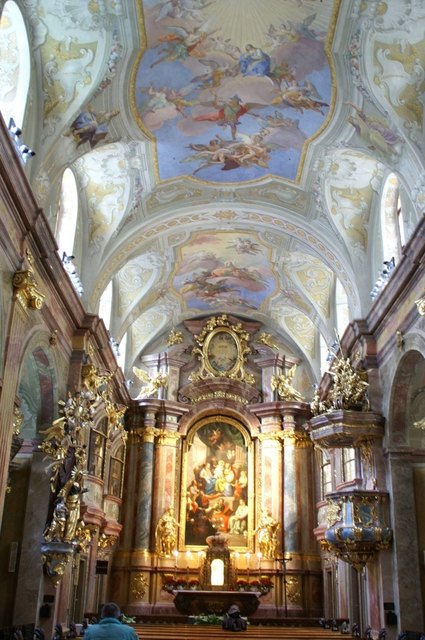 Weihnachtliche Konzerte finden in der barocken Annakirche statt.