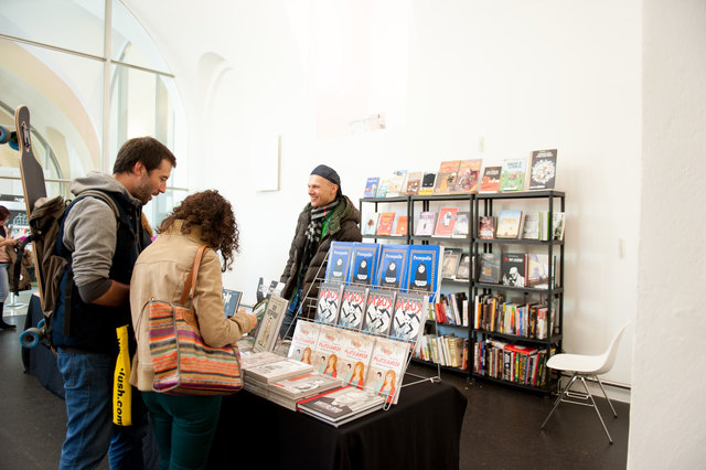 Independent- und Kleinverlage präsentieren sich auf der Buchmesse im MuseumsQuartier. | Foto: Marlene Karpischek