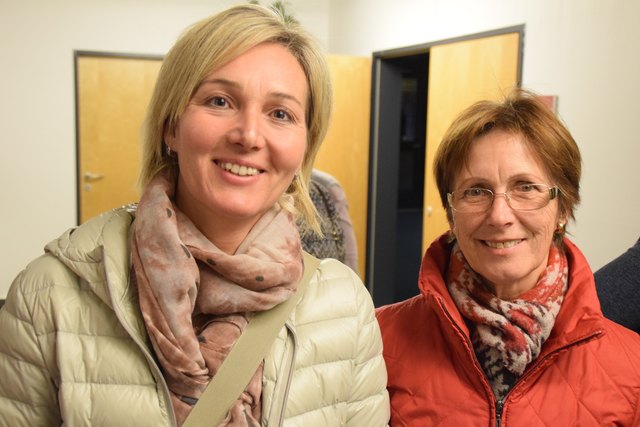 Christine Gordon aus Wagrain schlägt dem Stress mit Yoga ein Schnippchen, Katharina Brandner aus St. Johann mit Qi Gong.