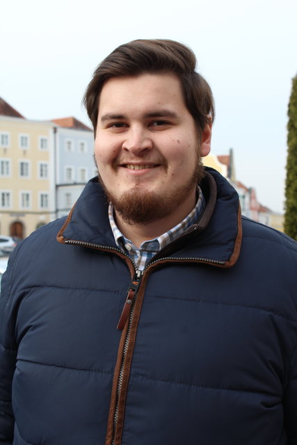 Wolfgang Stulla, Suben: "In den Geschäften und im Netz etwa zwei Wochen vorher – je nach bestem Angebot."