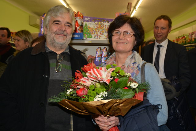 Ein großes Dankeschön gab es für Eduard und Maria Wrenkh, die bis jetzt für die Nahversorgung in Zemendorf sorgten.