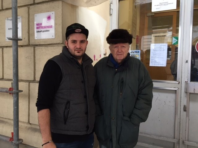 Samet Yilmaz (Beisitzer für SPÖ, 27) und Theodor Viliki (Besitzer für FPÖ, 71) | Foto: Aigner