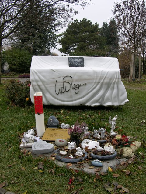 So sieht die Gedenkstätte für Udo Jürgens am Wiener Zentralfriedhof aus.