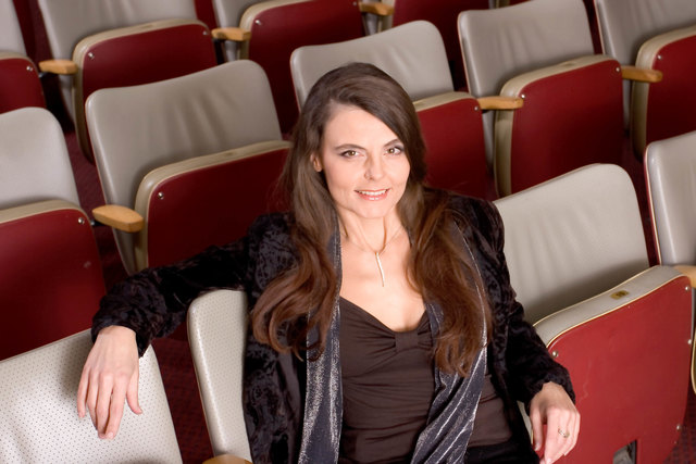 Theaterblut: Seit sechs Jahren leitet die Schauspielerin Michaela Ehrenstein die Direktion der Freie Bühne Wieden. | Foto: Lepsifoto