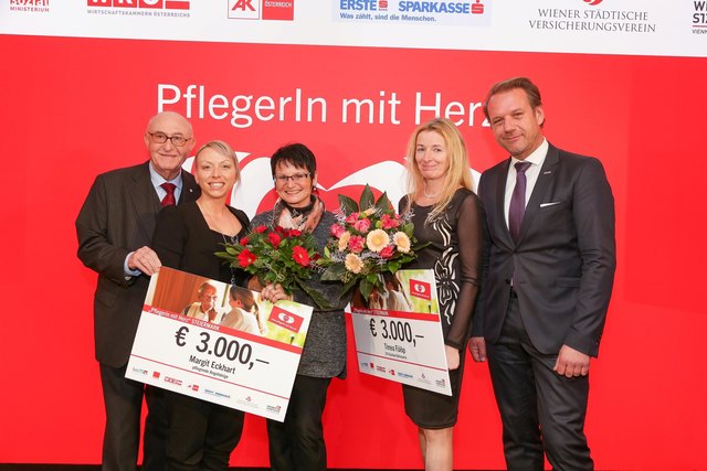 Die steirische „Pflegerin mit Herz“ 2016 kommt aus Premstätten: Margit Eckhart (3. v. l.) wurde in Wien ausgezeichnet. | Foto: PflegerIn mit Herz