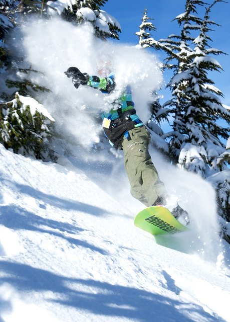 Gewinnspiel: Hol dir ein neues Snowboard. Der Sieger 2016 ist bereits auf den Pisten unterwegs. | Foto: Thomas Janisch