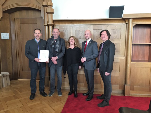 Dir. Reinhold Greuter (HAK Landeck), LSR Helmut Hammerl, LSR, Elisabeth Saumwald (HAK Landeck), Martin Bauer (Abteilungsleiter im BMB) und Andreas Riepl (Bundeszentrum eEducation Austria). | Foto: HAK/HAS Landeck
