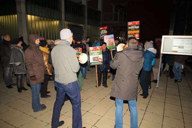 Beim Demonstrationsmarsch zur U-Bahnstation Alterlaa nahmen 83 Bewohner der Wiesenstadt teil. | Foto: BI Wiesenstadt