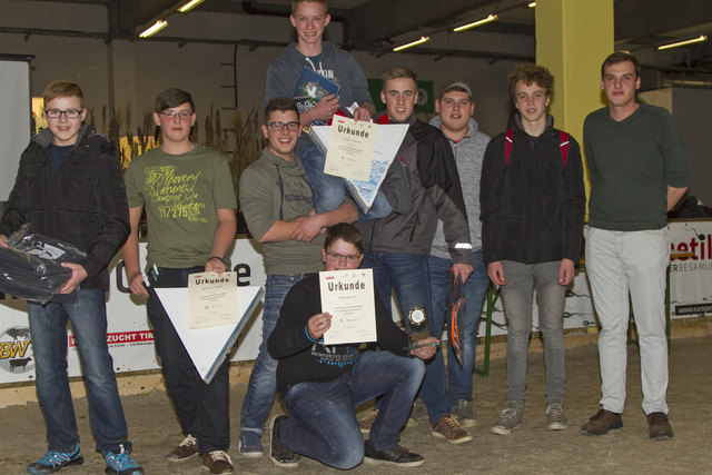 Ein Hoch auf Andreas Strobl und das Team der Fachschule Otterbach: Sie waren beim Tierbeurteilungslandesbewerb unschlagbar. | Foto: FS Otterbach