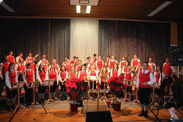 Die Jugendkapelle Mooskirchen bot ein großartiges Konzert in der Turnhalle. | Foto: Cescutti