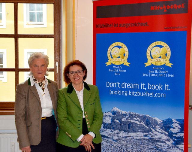 Signe Reisch und Brigitte Schlögl (v. li.) wollen Kitz 365 Tage im Jahr als Top-Destination positionieren.