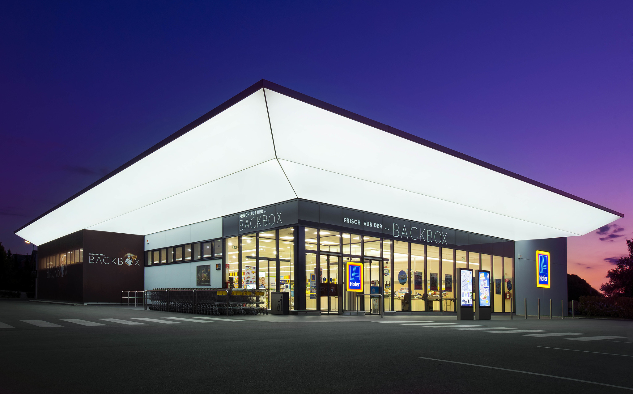 Hofer eröffnet modernisierte Filiale in St. Veit - St. Veit