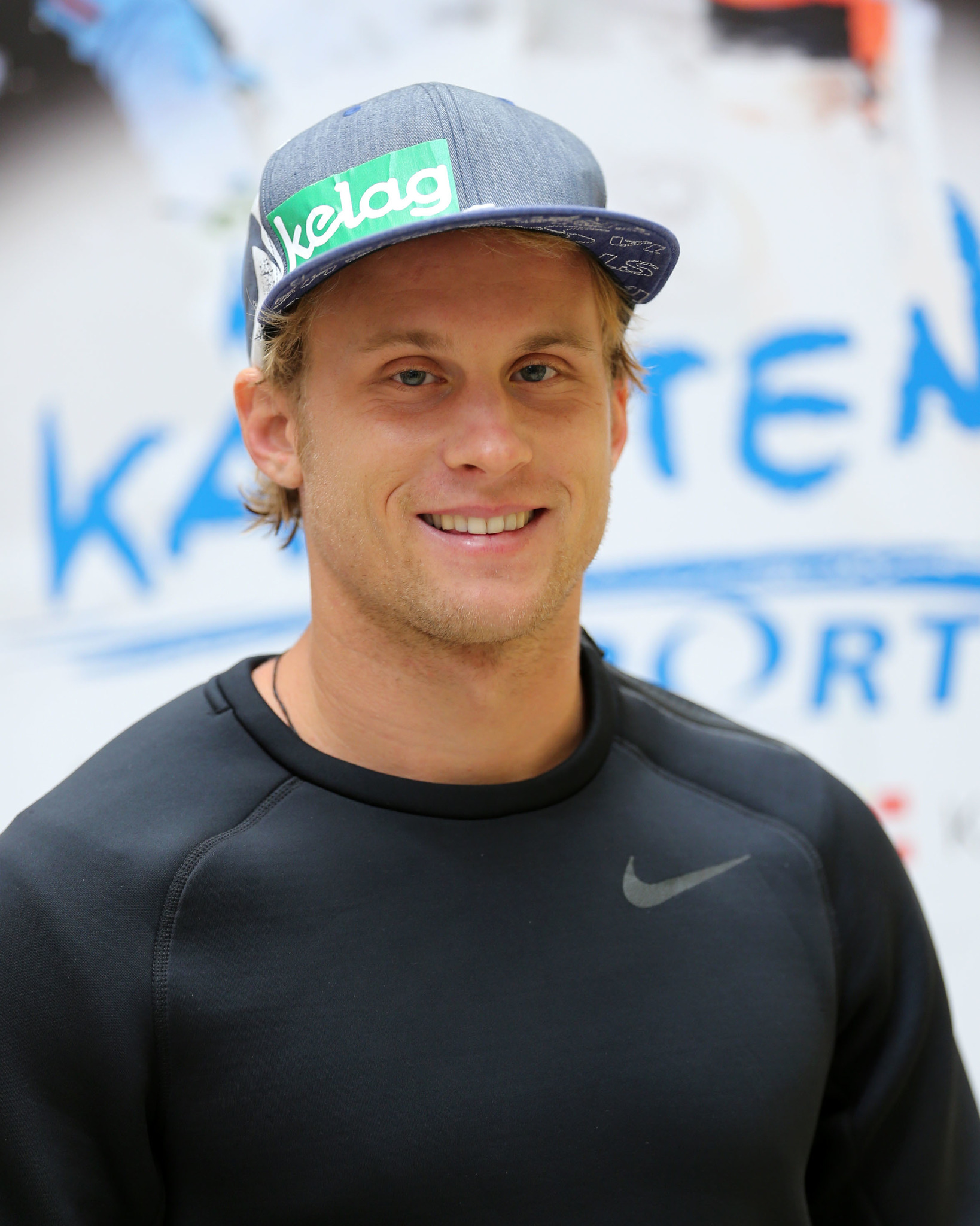 Hanno Douschan Voller Angriff trotz Verletzung St. Veit