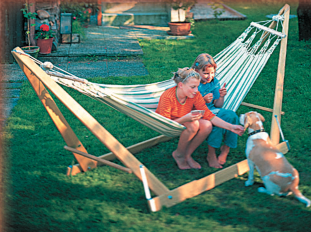 Der Preis für eine Hängematte liegt bei 149 bis 229 Euro. | Foto: Chico