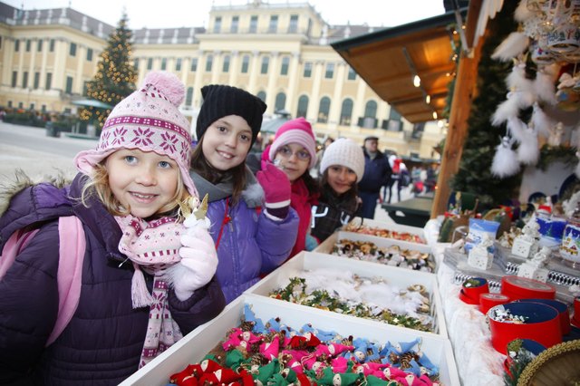 Vor dem Schloss Schönbrunn gibt es eine Mitmach-Rallye. | Foto: Fally