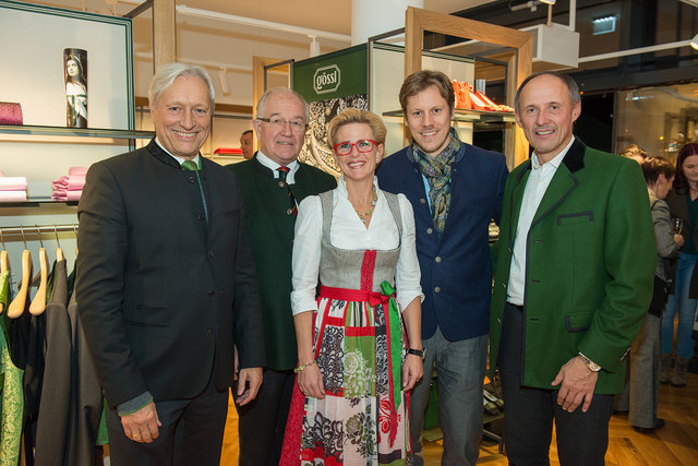 Im Bild von links: Gerhard Gössl, Bürgermeister Johann Strasser, Ines Hinterseer, Maximilian Gössl und Leo Bauernberger. | Foto: Andreas Brandstätter