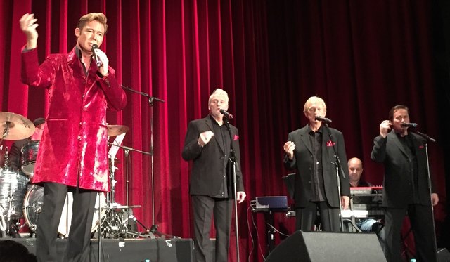Dennis Jale und "The Imperials" rund um Terry Blackwood (2.v.re.) wollen auch 2017 wieder nach Wels kommen.