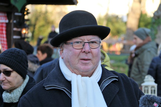 Werkelmann, Hans Peter Henhapel, Wien , Karlsplatz, Adventmarkt, Lerchenauer Drehorgel