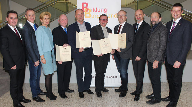 LSI Thomas Schober, Abteilungsvorstand Thomas Gabriel, LSR-Direktorin Sandra Steiner, Jürgen Nika, Christian Schober, Martin Auerböck, Heinz Bundschuh, LSR-Präsident Heinz Zitz, Abteilungsvorstand Rudolf Hochwarter, Dir. Wilfried Lercher (v.l.)