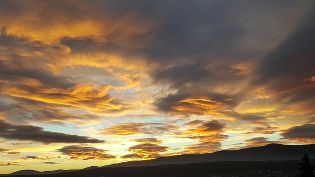 Malerischer Himmel über Neustift an der Lafnitz