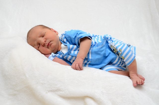 Leonhard Stefan Datum: 5.6.2016 Eltern: Anna und Stefan Thaler Geburtsort: Privatklinik Ragnitz Größe: 56 cm Gewicht: 3760 g