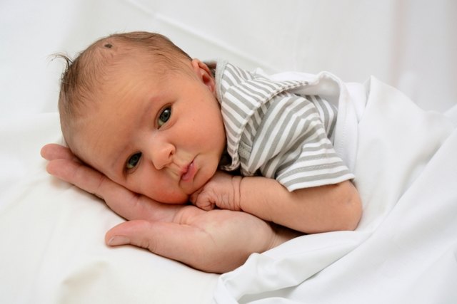 Tobias Simon Datum: 10.6.2016 Eltern: Doris Pirstinger und Hubert Pabst Geburtsort: LKH Graz Größe: 54 cm Gewicht: 3742 g