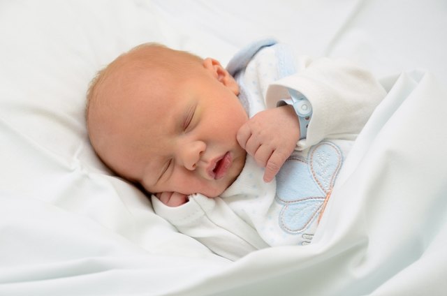 Lino Jannis Datum: 6.6.2016 Eltern: Susanna und Markus Eigen Geburtsort: LKH Graz Größe: 51 cm Gewicht: 3390 g