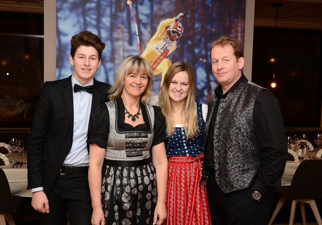 Hotel Gartnerkofel-Chef Martin Waldner mit Gattin Annelies sowie den Kindern Vanessa und Lukas