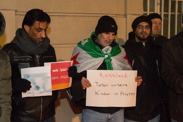 Mahnwache für die Opfer von Aleppo vor dem Schloss Mirabell in Salzburg | Foto: Franz Neumayr/MMV