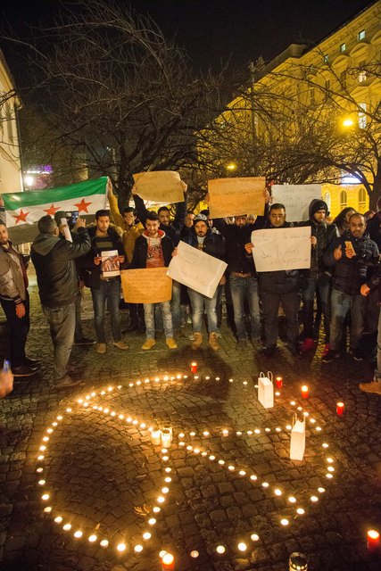Mahnwache für die Opfer von Aleppo vor dem Schloss Mirabell in Salzburg | Foto: Franz Neumayr/MMV