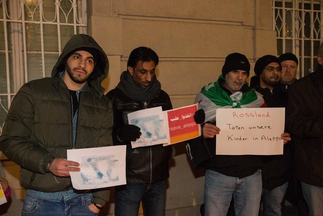 Mahnwache für die Opfer von Aleppo vor dem Schloss Mirabell in Salzburg | Foto: Franz Neumayr/MMV