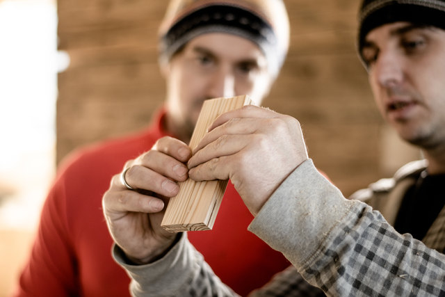 Kinderholz – ein simples Kinderspielzeug aus Holz soll die Kreativität fördern.