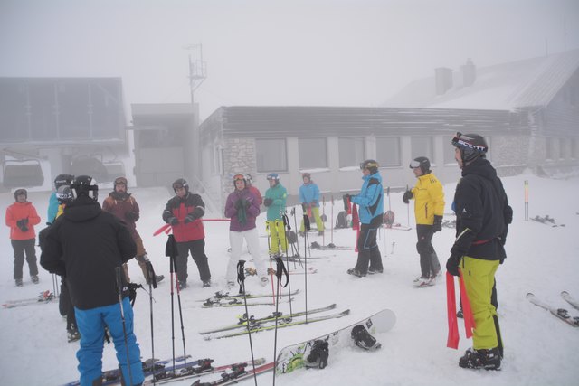 Aufwärmen mit dem Ski-Guide und Ötscherlifte-Geschäftsführer Andreas Buder.