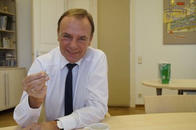 Die Vielfalt Liesings, so erklärt Bezirksvorsteher Gerald Bischof die Weissagung des Bleis.