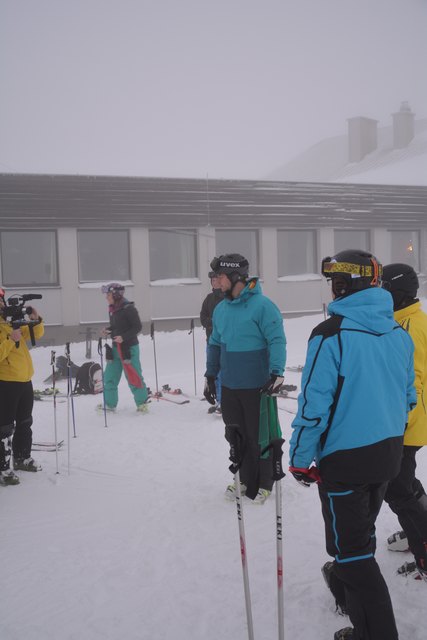 Aufwärmen mit dem Ski-Guide und Ötscherlifte-Geschäftsführer Andreas Buder.