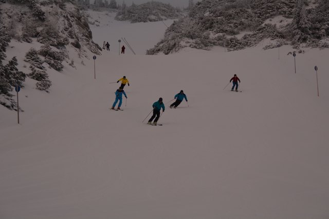 In den frühen Morgenstunden kann man am Hochkar schon die unberührten Pisten genießen.