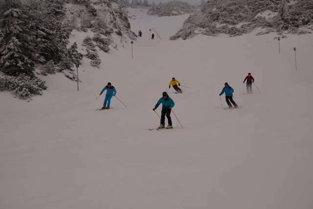 In den frühen Morgenstunden kann man am Hochkar schon die unberührten Pisten genießen.