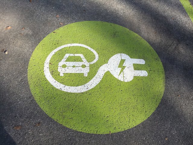 E-Mobilität mit neuen Ladepunkten erleichtert. | Foto: Ortsmarketing